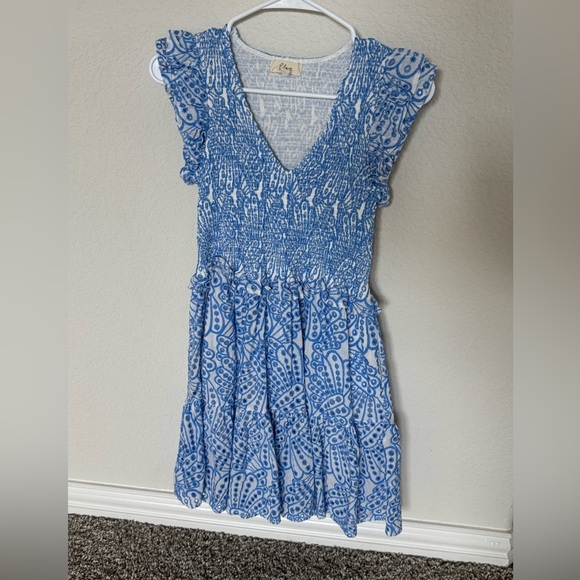 Elan V Neck Ruffle Sleeve Dress - Picture 3 of 4